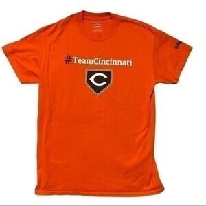Team Cincinnati T-shirt Orange and Black Graphic crew neck Top Men’s Size Medium